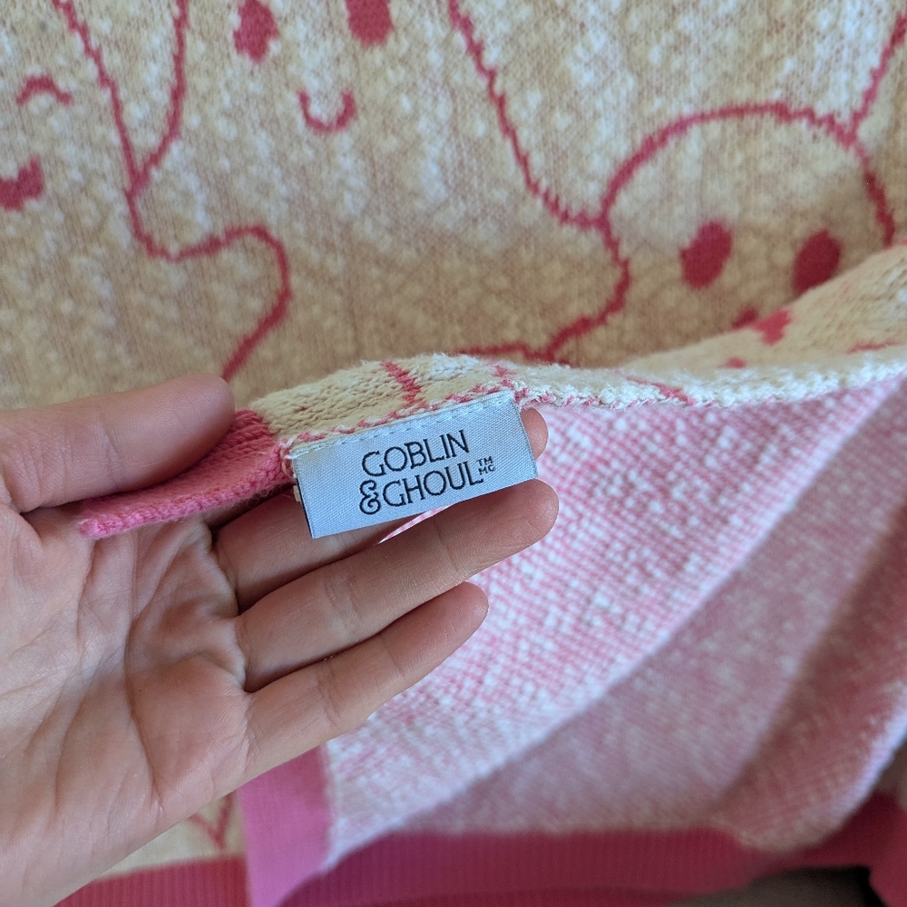 Pink and Cream Ghost Pattern Goblin And Ghoul Blanket - Picture 6 of 7